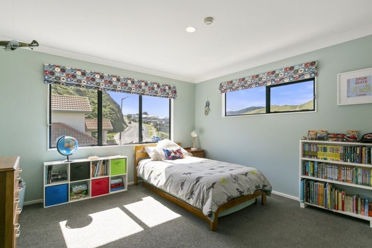 Photo of property in 104 Westchester Drive, Churton Park, Wellington, 6037