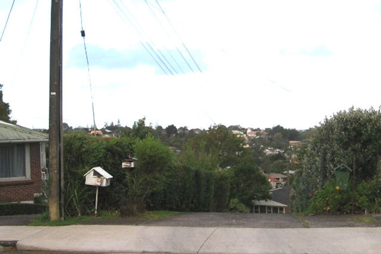 Photo of property in 13 Mcclintock Road, Massey, Auckland, 0614