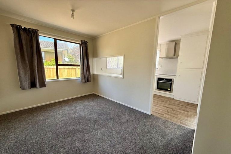 Photo of property in 6 Elvira Place, Ranui, Auckland, 0612