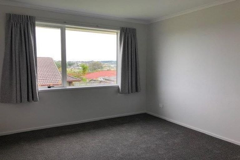 Photo of property in 50 Matija Place, Red Beach, 0932