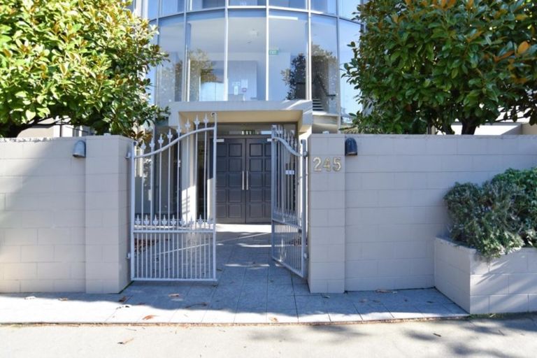 Photo of property in 4/245 Montreal Street, Christchurch Central, Christchurch, 8013