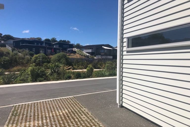 Photo of property in 16 Glide Lane, Whitby, Porirua, 5024