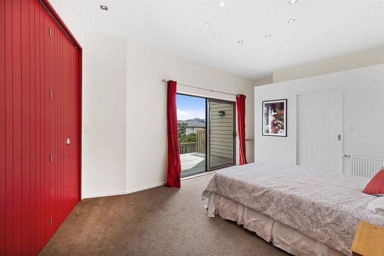 Photo of property in 4 Helm Place, Whitby, Porirua, 5024