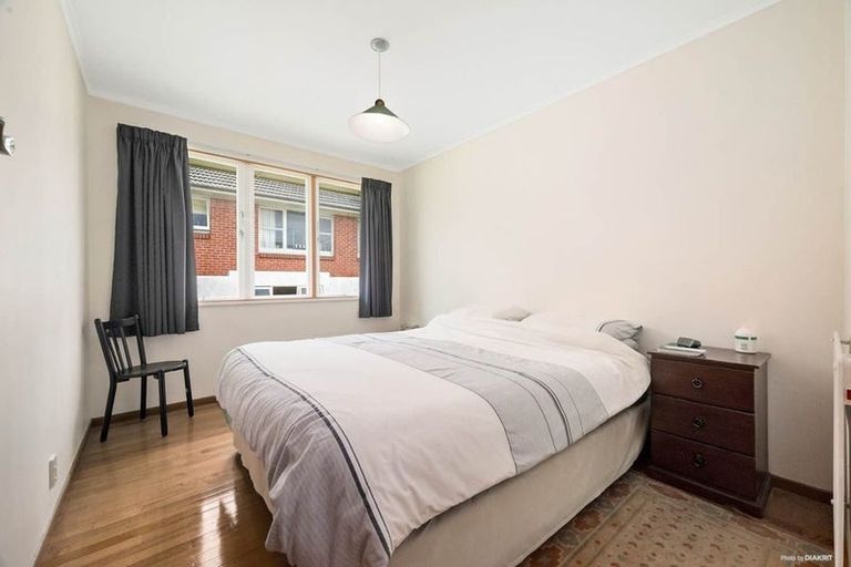 Photo of property in 7 Tamahere Drive, Glenfield, Auckland, 0629