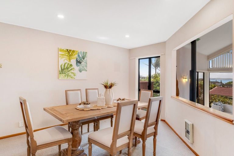 Photo of property in 6 Dorrington Place, Eastern Beach, Auckland, 2012