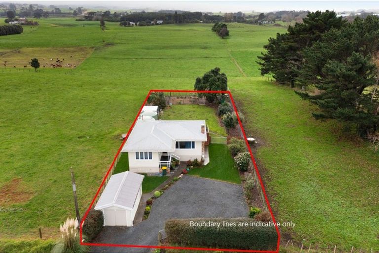 Photo of property in 142 Karioitahi Road, Waiuku, 2683