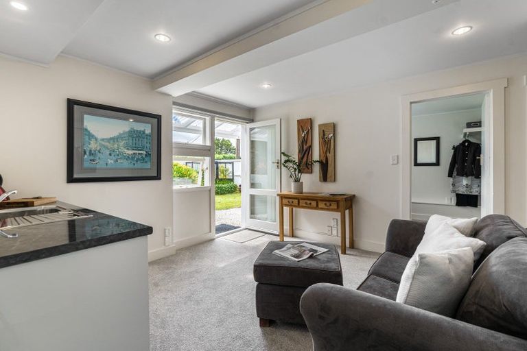 Photo of property in 1a Glen Road, Stanley Point, Auckland, 0624