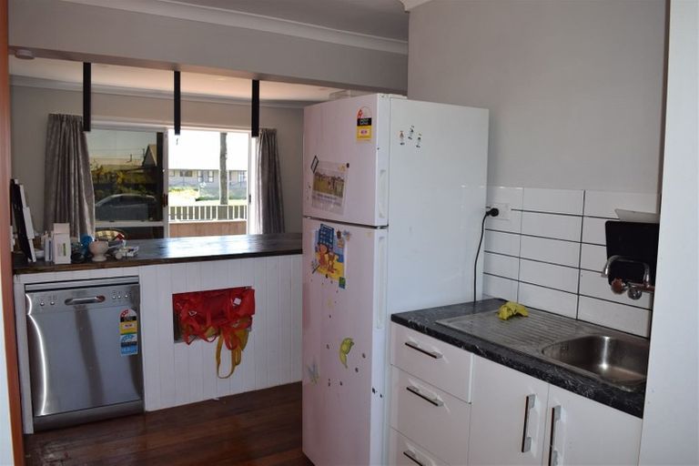 Photo of property in 110-112 Livingstone Street, Hokitika, 7810