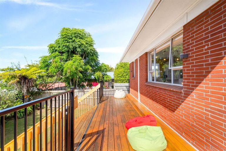 Photo of property in 2/4 Evelyn Place, Hillcrest, Auckland, 0627