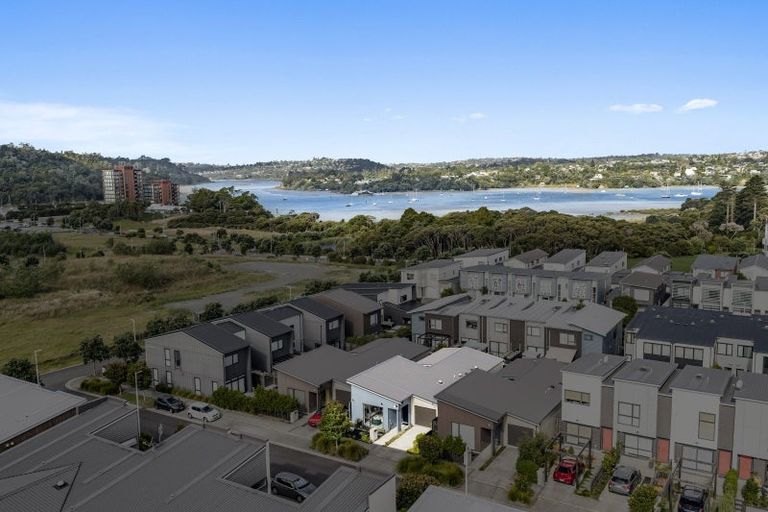 Photo of property in 17 Chaffinch Road, Hobsonville, Auckland, 0616