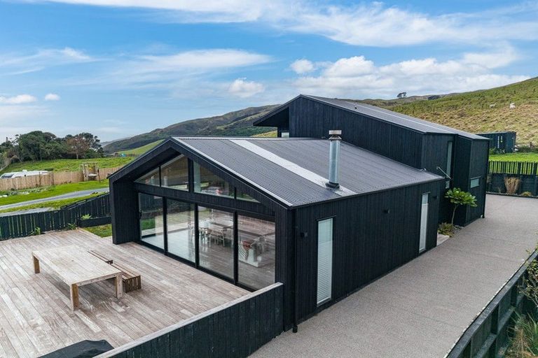 Photo of property in 58 Muri Road, Pukerua Bay, 5026