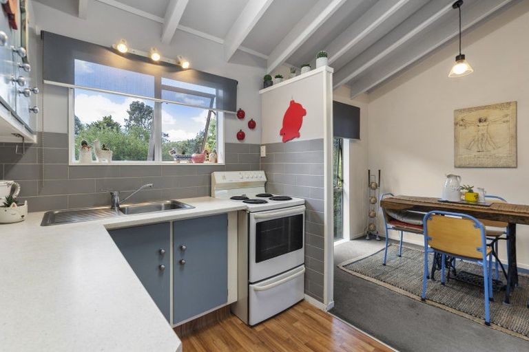 Photo of property in 2/46 Chippendale Crescent, Birkdale, Auckland, 0626