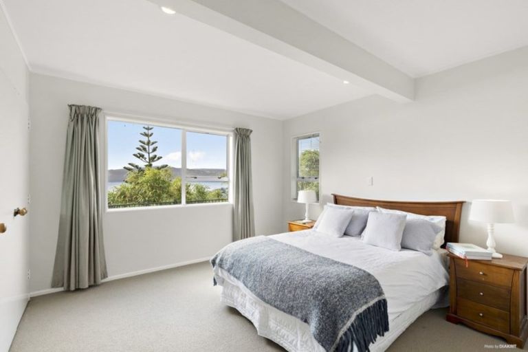 Photo of property in 33 Newport Terrace, Seatoun, Wellington, 6022