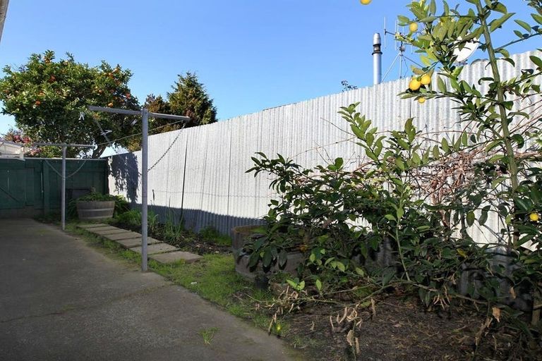 Photo of property in 2/1012 Plunket Street, Saint Leonards, Hastings, 4120