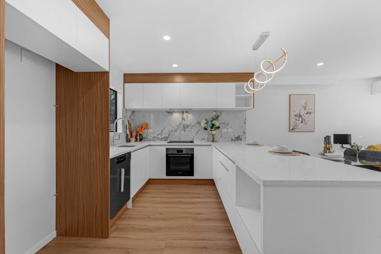 Photo of property in 7/1 Benita Place, Sunnyvale, Auckland, 0612