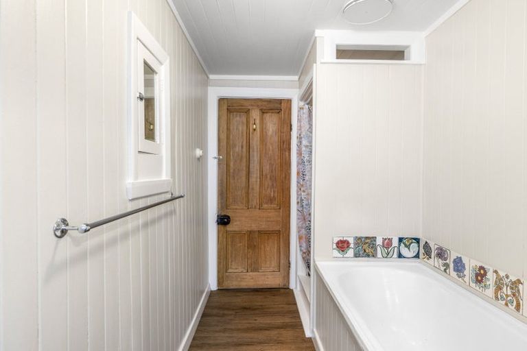 Photo of property in 65 Port Hills Road, Heathcote Valley, Christchurch, 8022