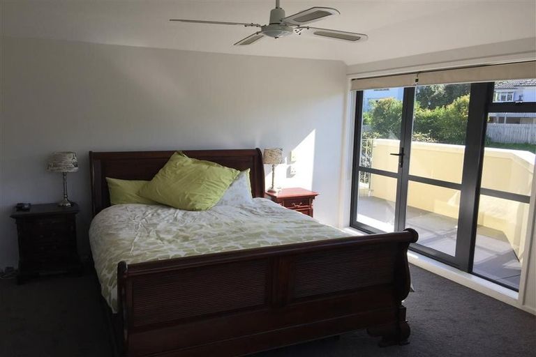 Photo of property in 40 Lyons Avenue, Murrays Bay, Auckland, 0630