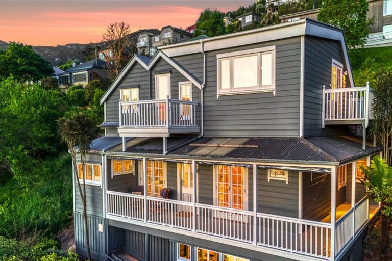 Photo of property in 35 Reserve Terrace, Lyttelton, 8082