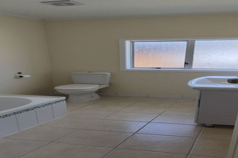 Photo of property in 22 Valley Road, Pukekohe, 2120