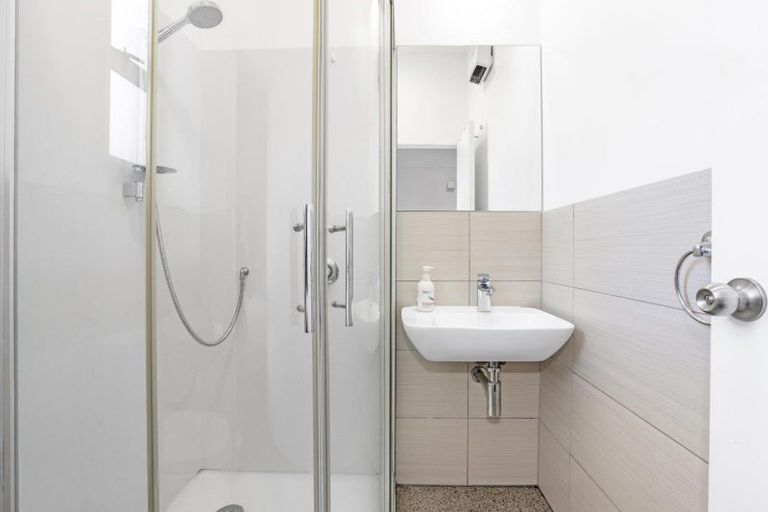 Photo of property in 1 Goldie Place, Waikanae Beach, Waikanae, 5036