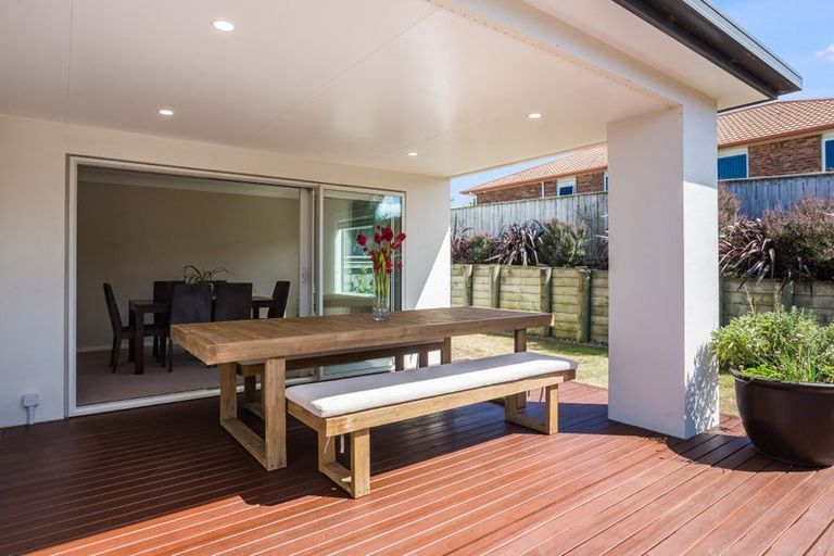 Photo of property in 37 Nelson Avenue, Aotea, Porirua, 5024