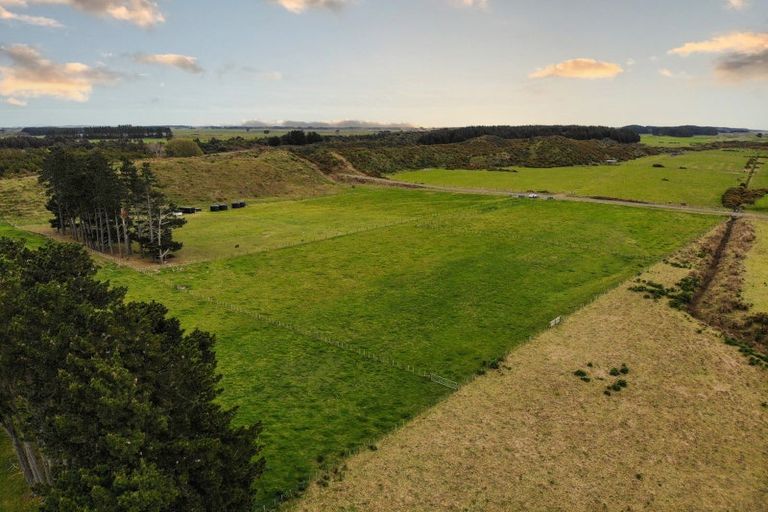 Photo of property in 722 Himatangi Block Road, Foxton, 4891