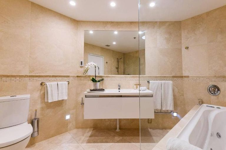 Photo of property in 87a Kilmore Street, Christchurch Central, Christchurch, 8013