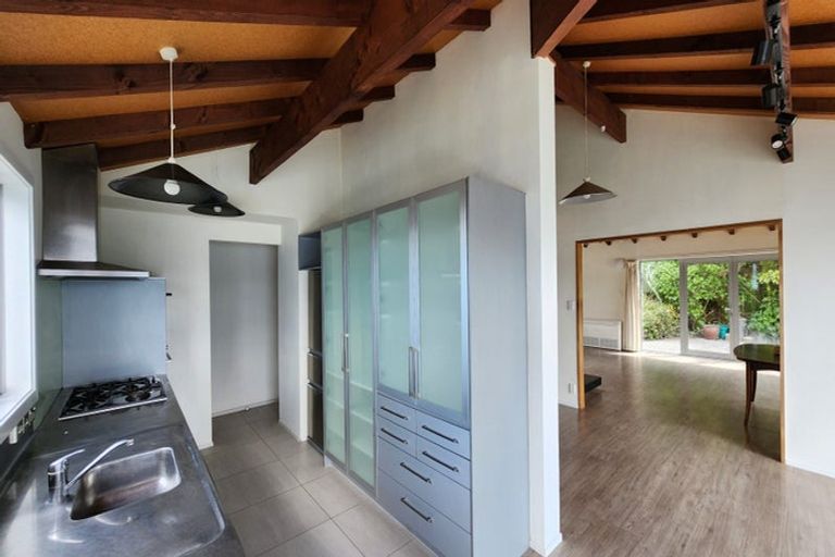 Photo of property in 1 Maramanui Way, Karaka Bays, Wellington, 6022