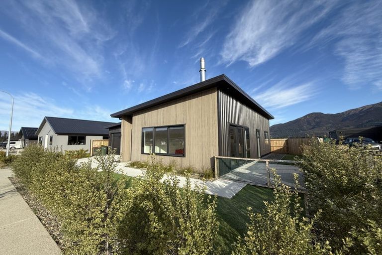 Photo of property in 181 Burdon Loop, Lake Hawea, 9382