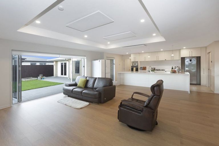 Photo of property in 94 Rannoch Drive, Broomfield, Christchurch, 8042