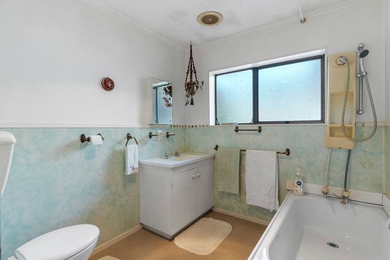 Photo of property in 2/12 Sherie Place, Howick, Auckland, 2014