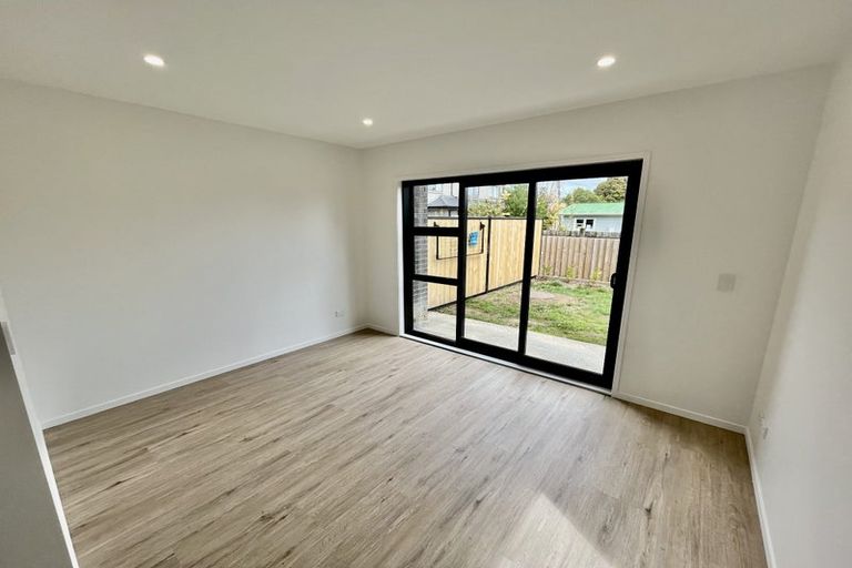 Photo of property in 10 Rauemi Way, Te Atatu South, Auckland, 0610