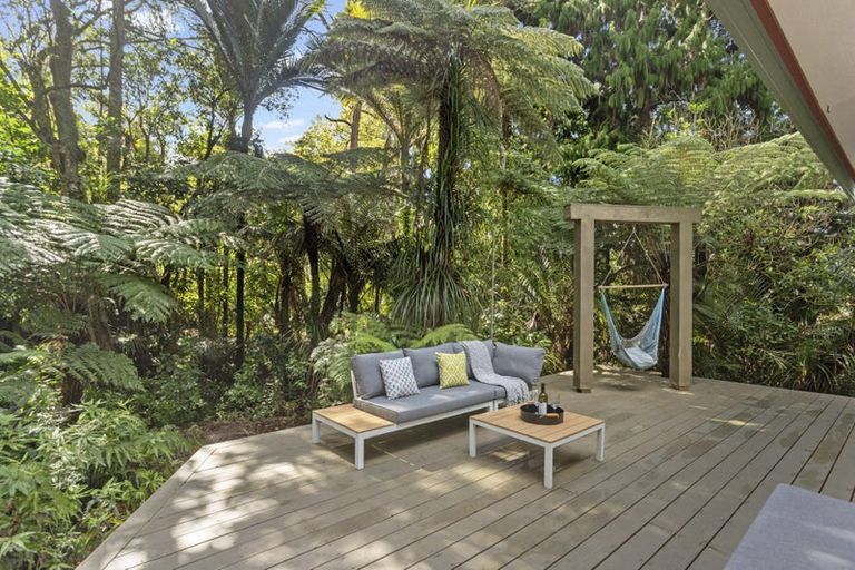 Photo of property in 1 Ngaio Road, Titirangi, Auckland, 0604