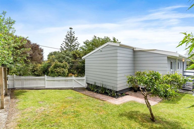Photo of property in 23 Tawa Road, Te Atatu Peninsula, Auckland, 0610