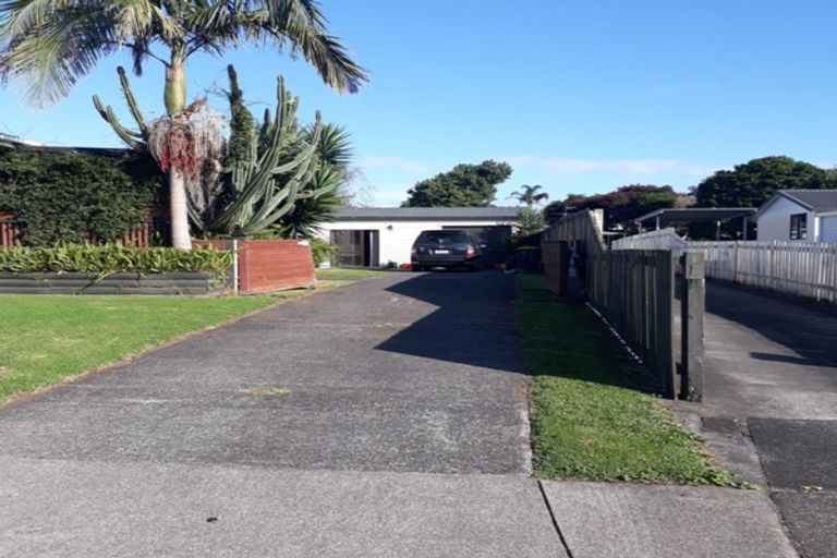 Photo of property in 30 Riverside Drive, Waiuku, 2123