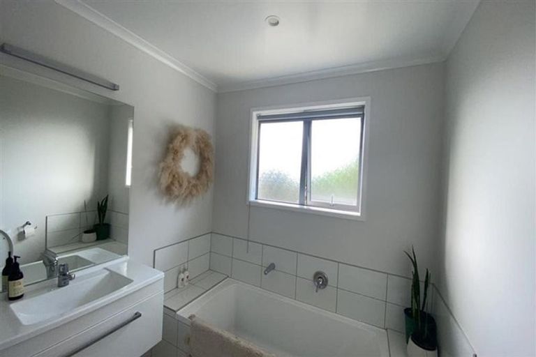 Photo of property in 9 Ripple Grove, Waiuku, 2123