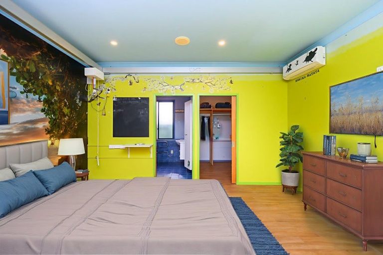 Photo of property in 8 Fernlea Avenue, Kelvin Grove, Palmerston North, 4414