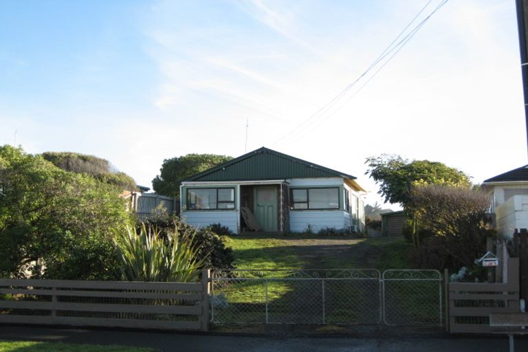 Photo of property in 12 Lonsdale Street, New Brighton, Christchurch, 8083