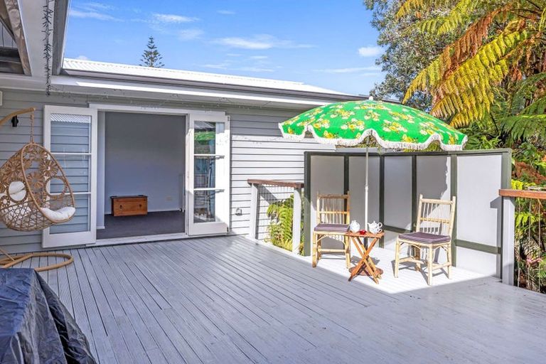 Photo of property in 2 Alberta Street, Acacia Bay, Taupo, 3330