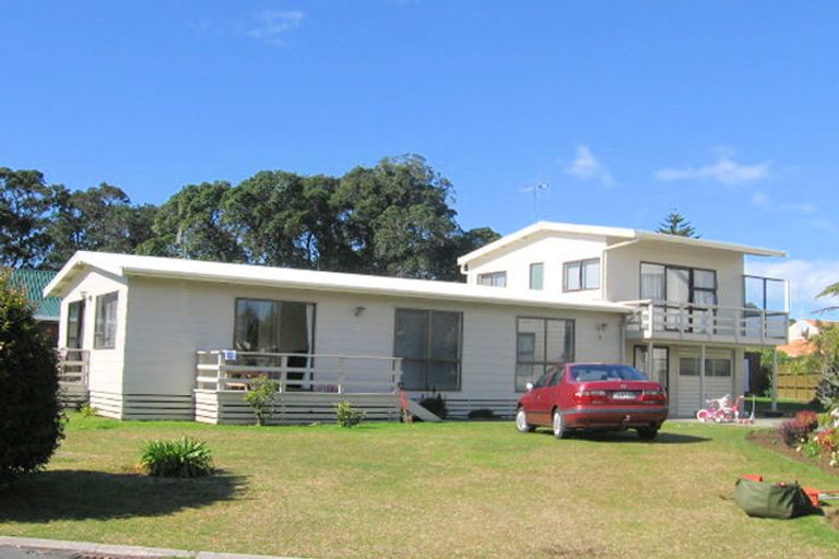 Photo of property in 225 Moana Anu Anu Avenue, Whangamata, 3620