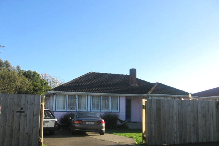 Photo of property in 49 Exeter Crescent, Takaro, Palmerston North, 4412
