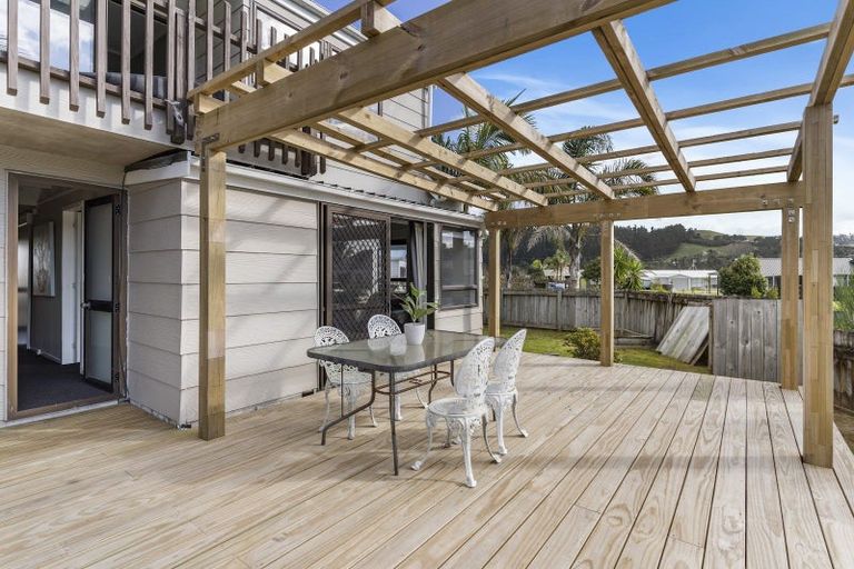 Photo of property in 100 Mayfair Avenue, Whangamata, 3620