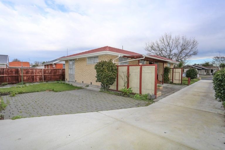 Photo of property in 6 Karnak Crescent, Russley, Christchurch, 8042