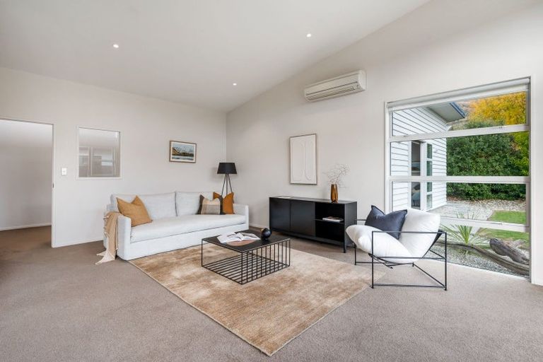 Photo of property in 10 Kelliher Drive, Wanaka, 9305