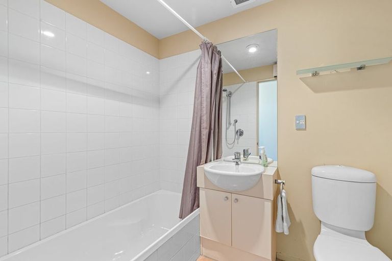 Photo of property in 10/45 Beach Road, Waikawa, Picton, 7220