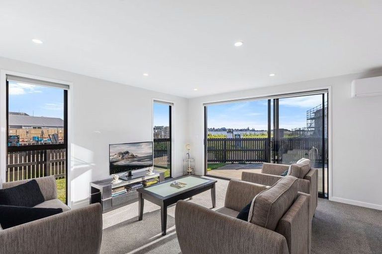 Photo of property in 42 Hinaki Street, Poike, Tauranga, 3112