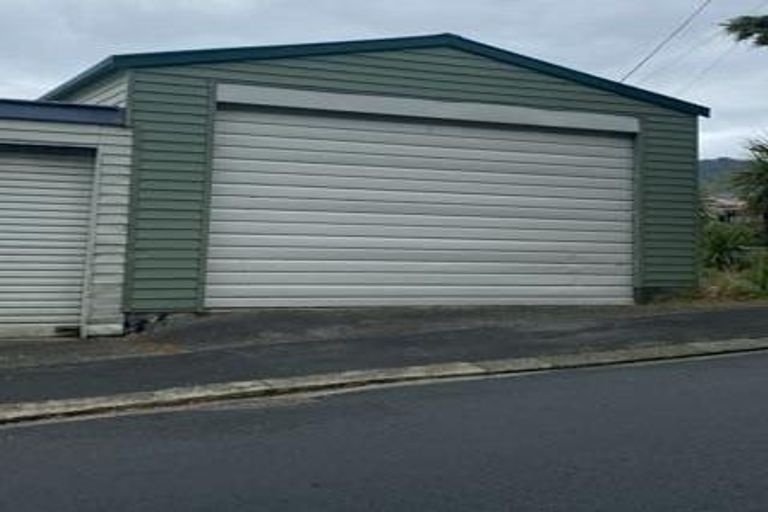 Photo of property in 18 Blackbridge Road, Wadestown, Wellington, 6012