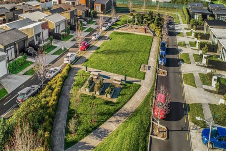 Photo of property in 17 Liberation Road, Papakura, 2110