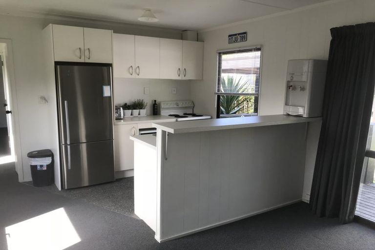 Photo of property in 54 Helena Street, Massey, Auckland, 0614