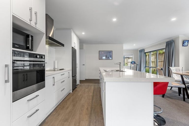 Photo of property in 68 Puhirake Crescent, Pyes Pa, Tauranga, 3112